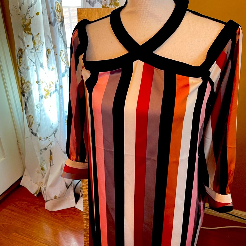 Beautiful striped dress at or above the knee